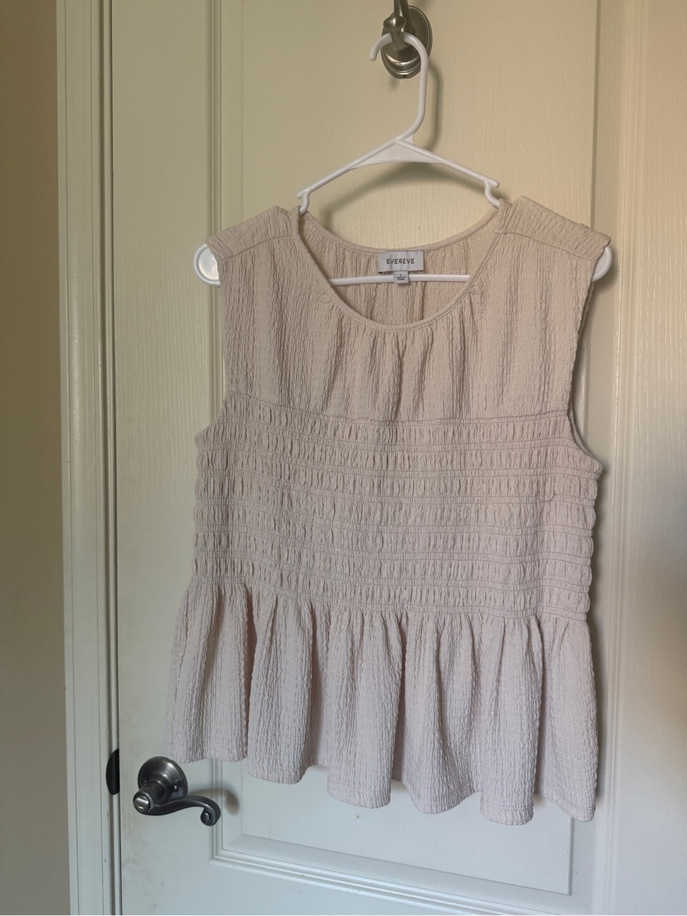 Evereve Cream Textured Sleeveless Peplum Camisole